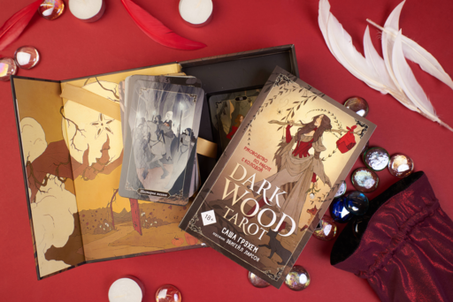 Dark Wood Tarot. Таро Темного леса (78 карт и руководство в подарочном футляре)
